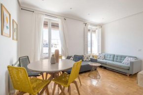 4 bedrooms 2 bathrooms furnished - Salamanca - bright - MintyStay